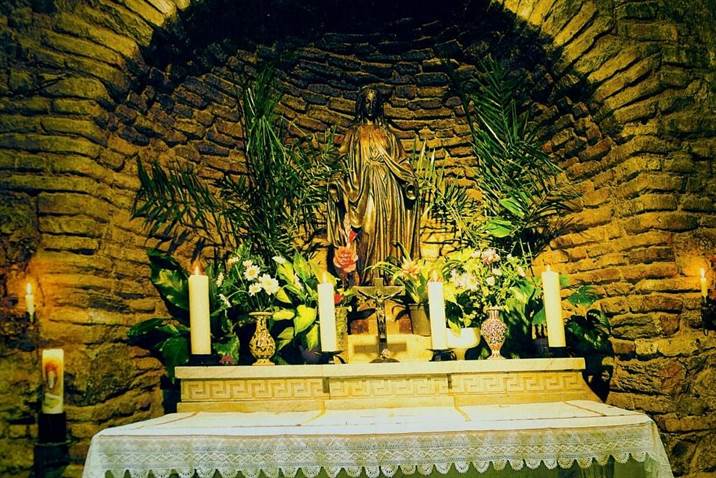 House of Virgin Mary Tour 근처 오락거리