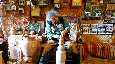 Avantajul Pottery