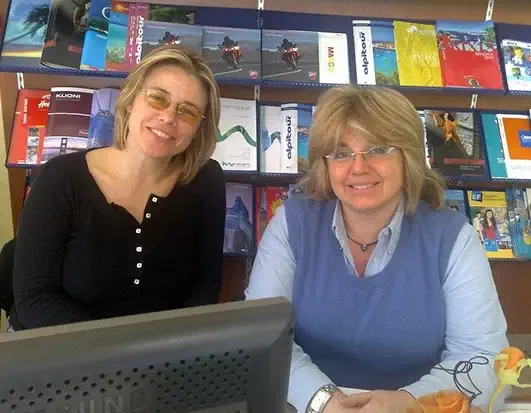 Naz Kahveci, pictured on the left